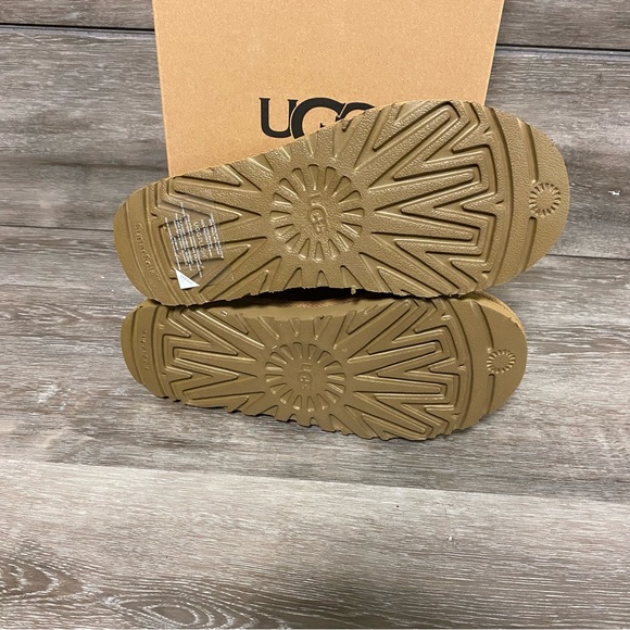 UGG | Tasman Slippers In Chestnut New in Box Size 7 - Picture 9 of 12
